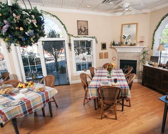 Old Town Guesthouse B&b - Colorado Springs - Restaurante