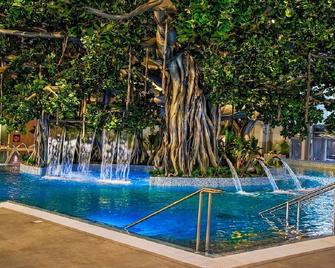Hotel Royal Plaza By Timhotels - Timisoara - Pool
