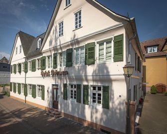 Vacations in the Rheingau Monument near the beach - Hotel Schwan - Walluf - Edificio