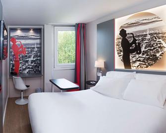 Best Western Paris Saint-Quentin - Montigny-le-Bretonneux - Bedroom