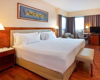 NH Barcelona Entenza - Barcelona - Bedroom