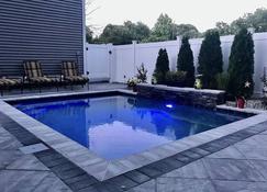Private Heated Inground Pool, 5 min walk to beach - West Cape May - Πισίνα