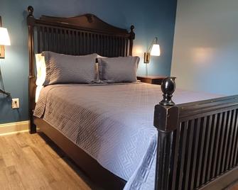 Natchez Manor Bed & Breakfast - Natchez