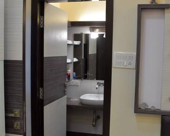Luxury Apartment on The Arabian Sea in South Mumbai - Mumbai