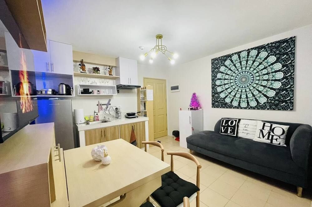 Centrally Located Cozy 2 Bedroom Unit Iloilo City - Iloilo City - Cocina