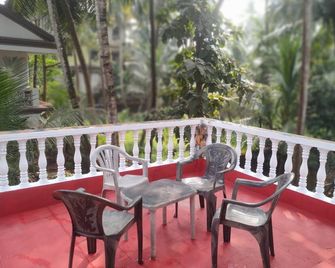 Jes Guest House - Majorda - Balkon