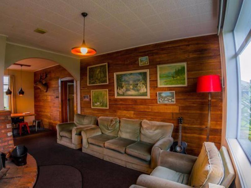 Drifting Sands Beachfront Accommodation - Hokitika - Lounge