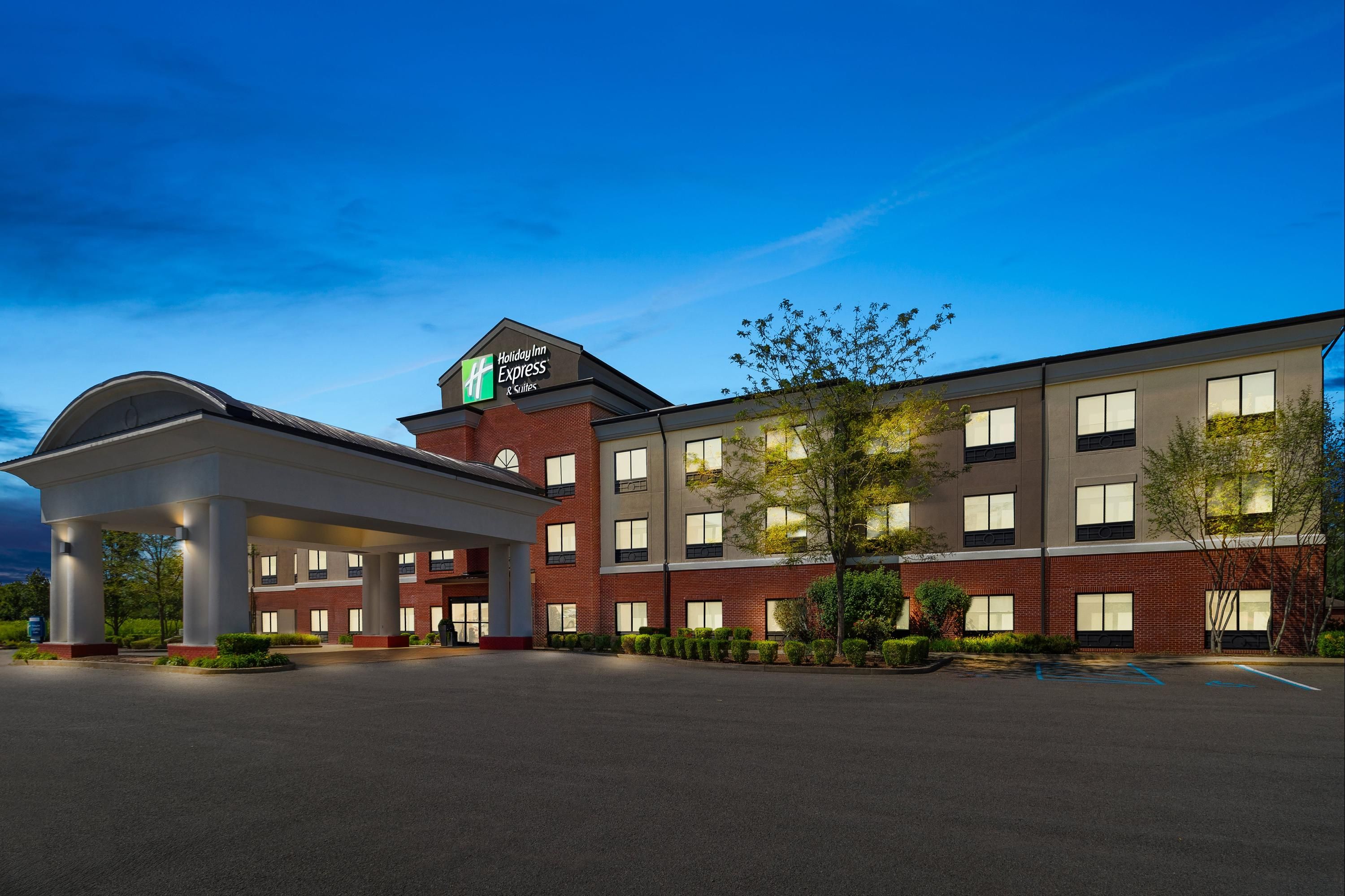 هوليداي إن إكسبرس آند سويتس فيرمونت باي آيتش جي