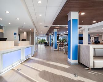 Holiday Inn Express & Suites Chicago - Hoffman Estates By IHG - Hoffman Estates - Lobby