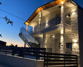 Luka 1 Aparts Polichrono - Chaniotis - Edificio