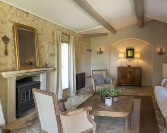 Cosy Cottage With Private Pool & Garden - Joucas - Wohnzimmer