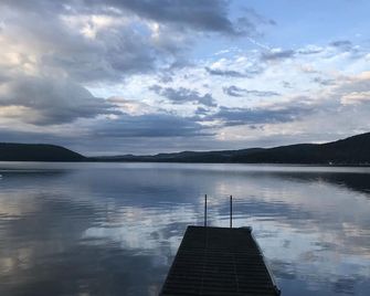 Renovated Cabin By The Lake! - Cooperstown - Pool