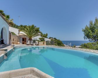 Villa In Mallorca Near Stunning Beaches - Artà - Pool