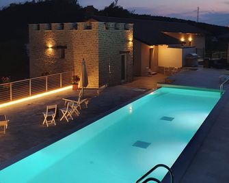 Villa Alta Langa - Cravanzana - Piscina