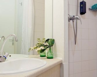 Séjours & Affaires Poitiers Lamartine - Poitiers - Baño