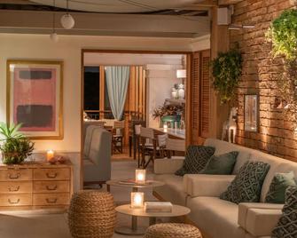 فيلا ديست هوتل - بوزيوس - غرفة معيشة