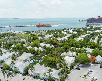 Conch Adventure by Avantstay Great Location w/ Outdoor Dining, Pool Access Month-long Stays - Cayo Hueso - Vista del exterior
