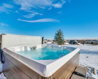 Red Lodge Townhome with Hot Tub and Mountain Views! - Red Lodge - Zwembad