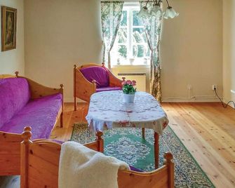 Lovely Home In Motala With Wifi - Motala - Wohnzimmer