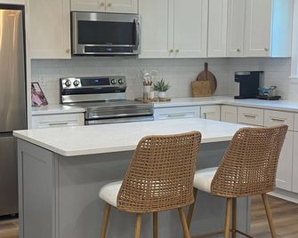 Charming 1-bedroom cottage in welcoming Thomasville with AC, WiFi - Thomasville - Küche
