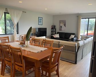 Condo 105 @ Horizons Golf Resort - Salamander Bay Nsw - Salamander Bay - Dining room