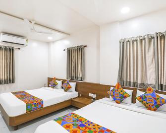 Hotel D Grand - Shirdi - Habitación