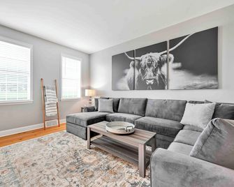 Close to Hershey-Lancaster Getaway - Fire Pit/Patio/Games - Lebanon - Wohnzimmer
