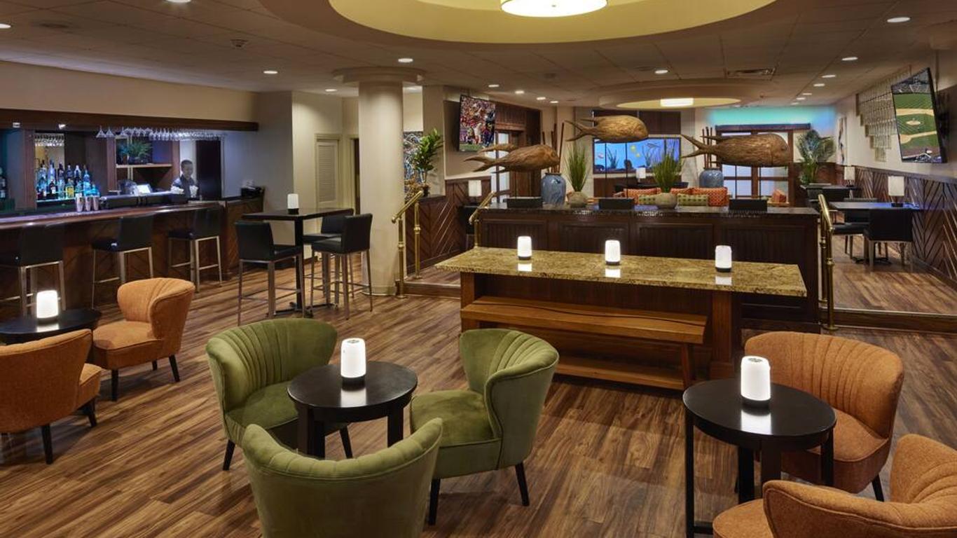 Airport Honolulu Hotel, Trademark Collection by Wyndham