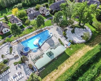 Club Dobogómajor superior - הביץ - בריכה