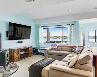 Zen Oasis On Lake Tapps - Sumner - Living room