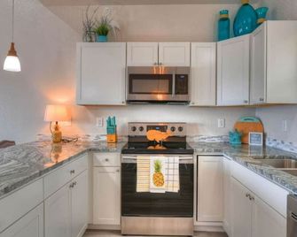 Turtle's Pace -Beachfront Condo - Angleton - Keuken