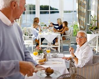 Strauers Hotel am See - Dersau - Restaurant