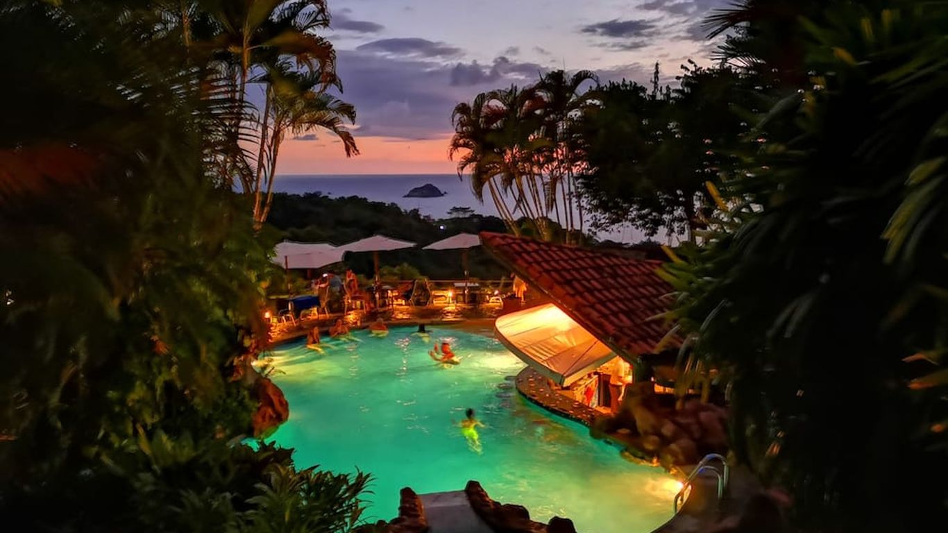 Si Como No Resort & Wildlife Refuge