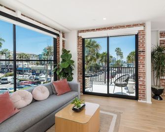 The Brick Hotel - Oceanside