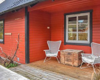 Lovely Home in Hoellviken With Kitchen - Hollviken - Patio
