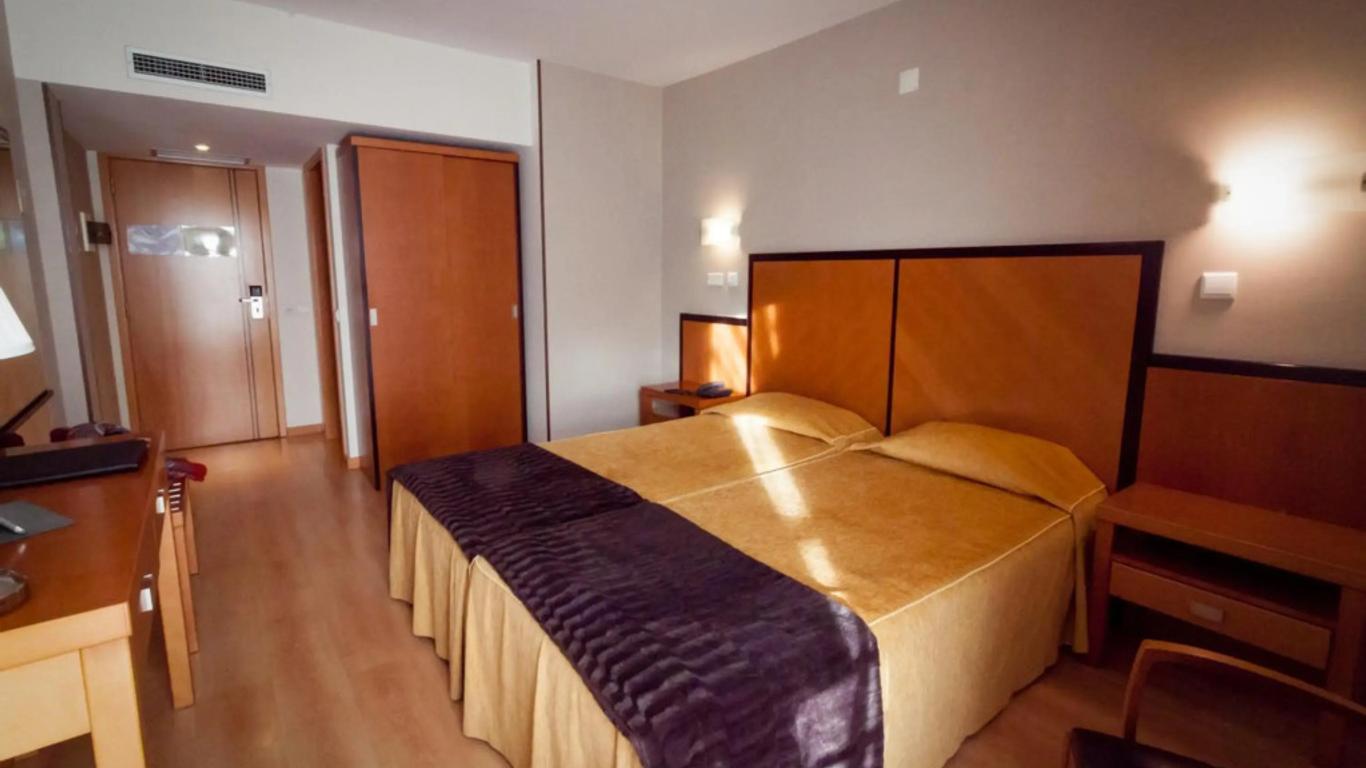 Hotel 4 Estações