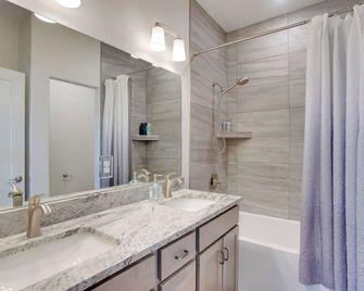 Modern Townhome about 3 Mi to Dtwn Grand Junction - Grand Junction - Baño