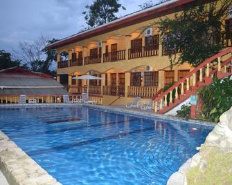 Hotel Tres Banderas - Manuel Antonio - Pool