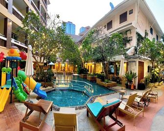 Aiyaree Place Hotel Sha Plus - Pattaya