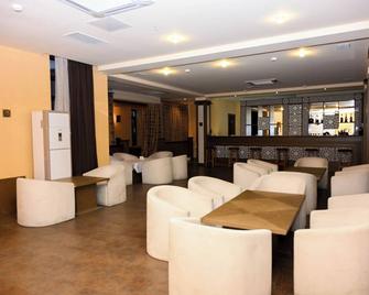 Arena Hotel Sheki - Sheki - Lounge
