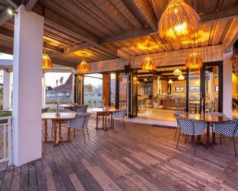 فريي ريزورت جيلي تراوانجان - Gili Trawangan - شرفة مرصوفة