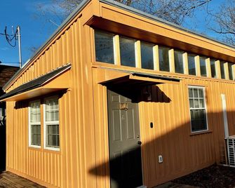 Comfy 1-bedroom cottage in walkable Waynesville. - Waynesville - Gebäude