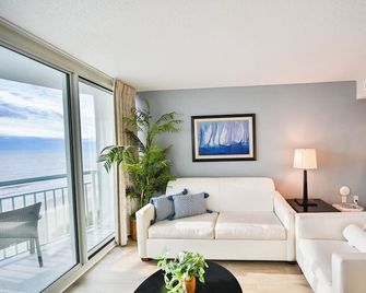 Oceanfront Luxury King Suite at Oceans One Resort - Myrtle Beach - Sala de estar