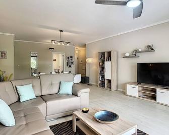 Apartment Lotus by LovelyStay - Funchal - Living room