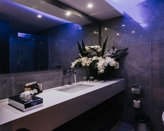 Frangiorgio Hotel - Larnaca - Bathroom