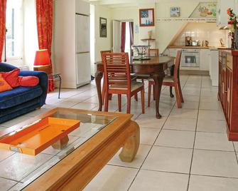 Cozy home in Beurlay with heated swimming pool - Beurlay - Comedor
