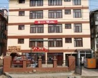 Hotel Rocks - Srinagar - Building