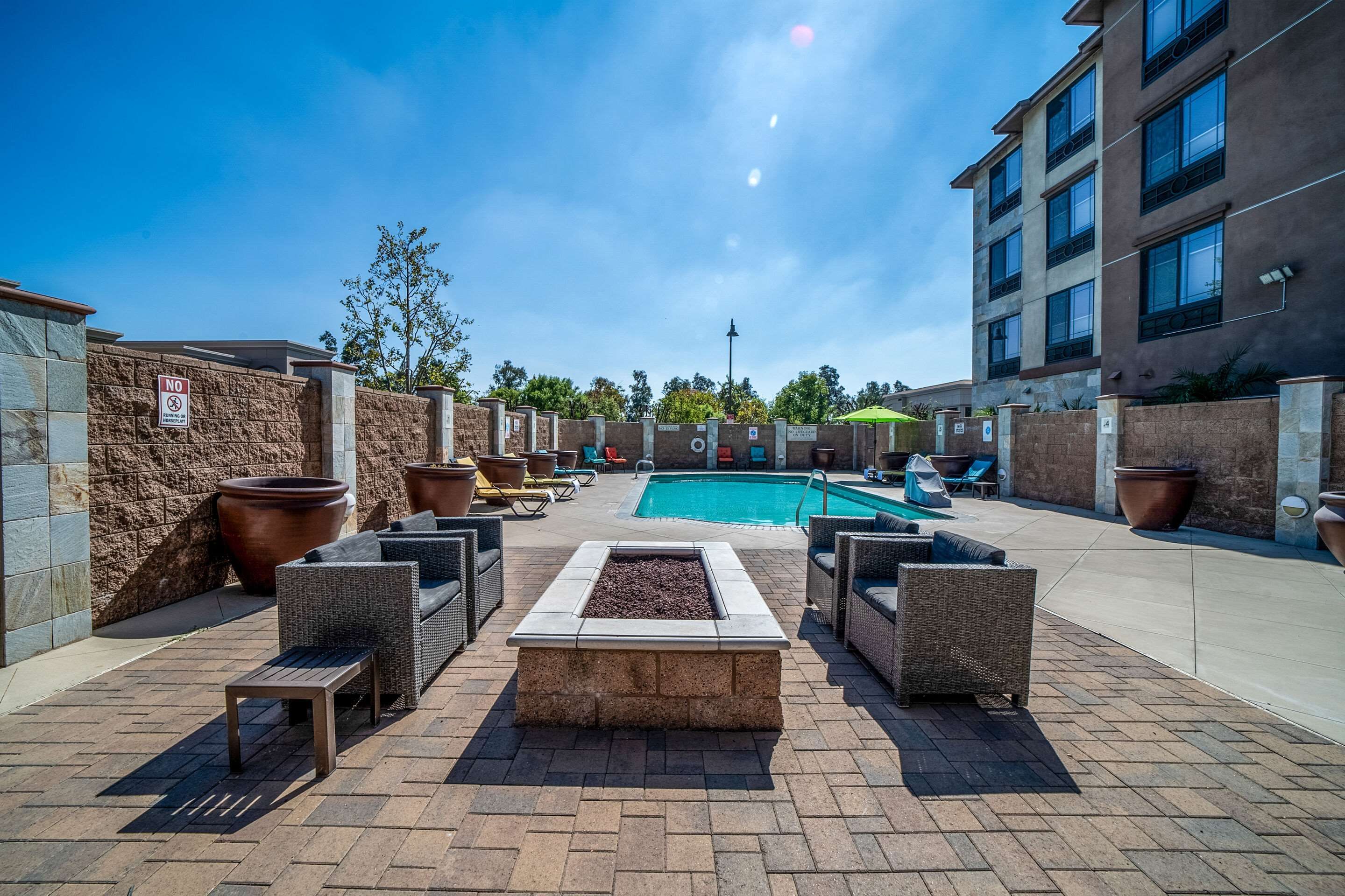 Country Inn & Suites by Radisson, Ontario at Ontario Mills, CA thumbnail 3