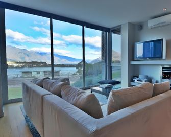 Swiss-Belsuites Pounamu Queenstown - Queenstown - Sala de estar