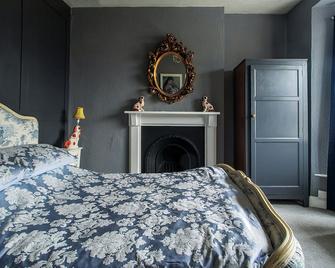 The Bear Bread Bakery B&B, Ensuite rooms above the Bakery, Colyton - Colyton - Спальня